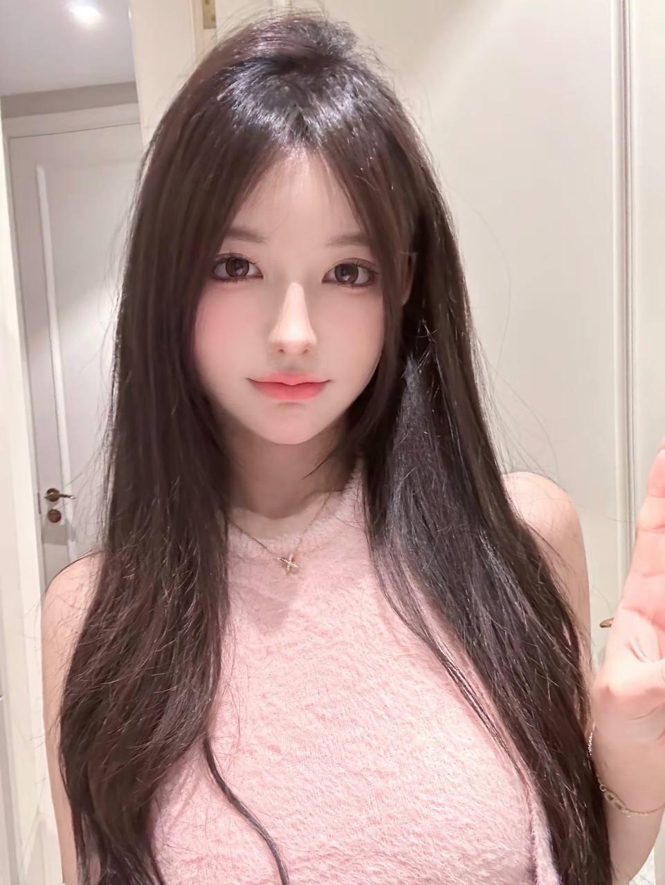 金黄糖油果子的温柔倒影——在深色茶汤中的甜蜜邂逅